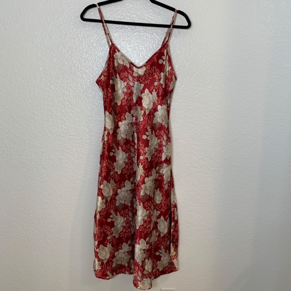 Adonna Peignoir Long Robe & Gown Set Womens Size Small Red Satin Roses Floral - Picture 10 of 15